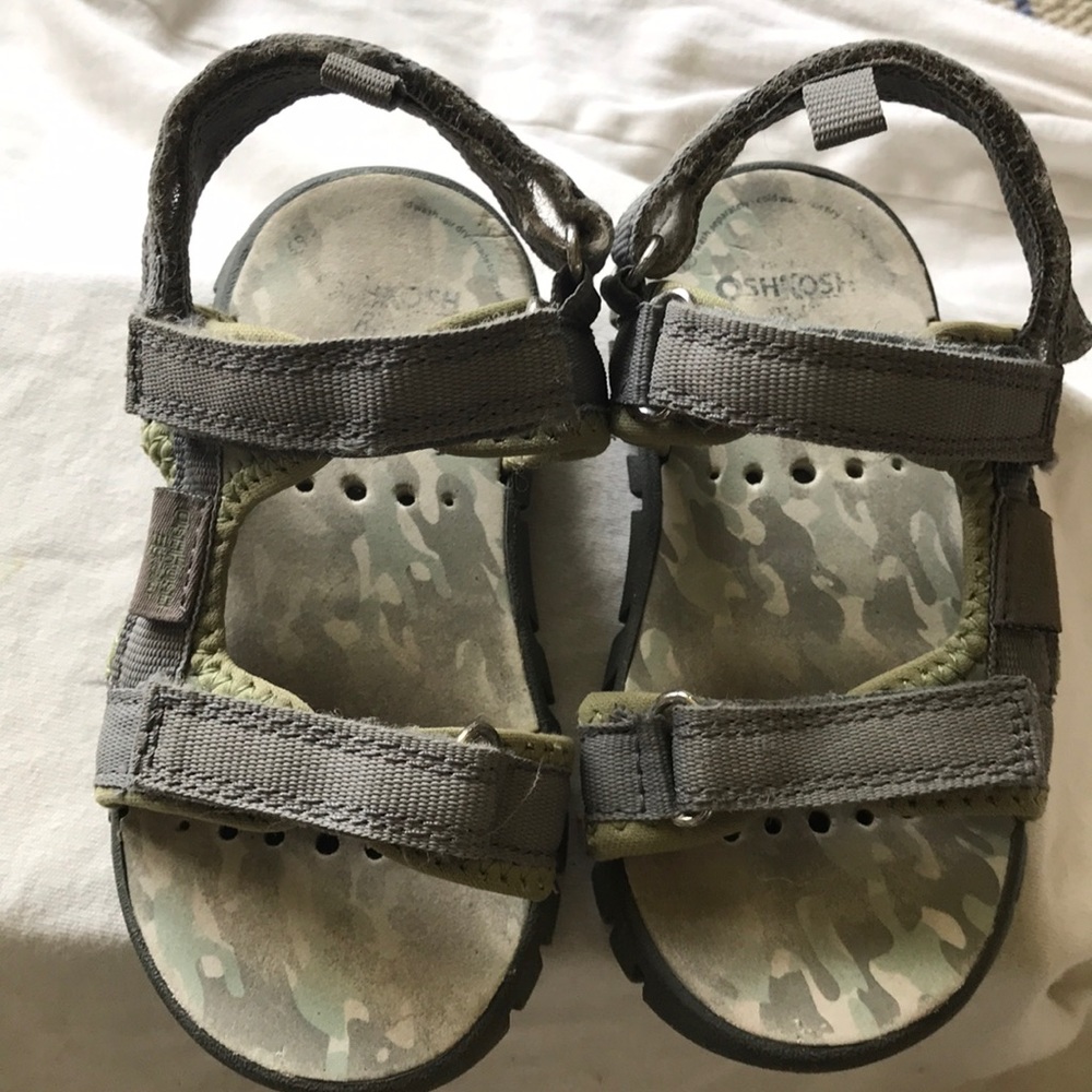 Excellent condition boys sandals. Size 7